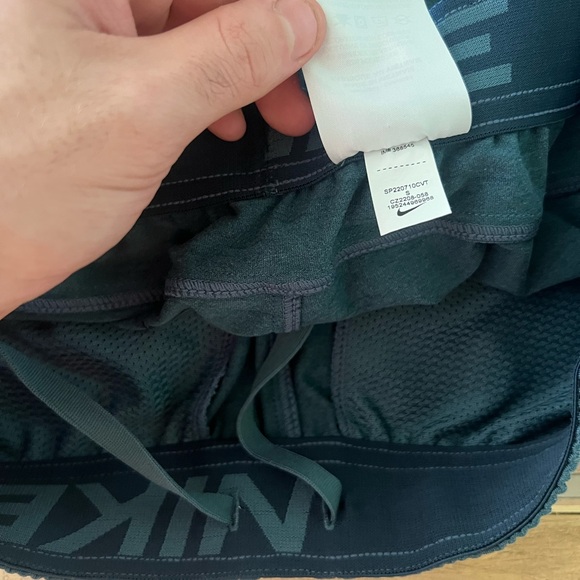 Nike Yoga Joggers - Picture 3 of 3